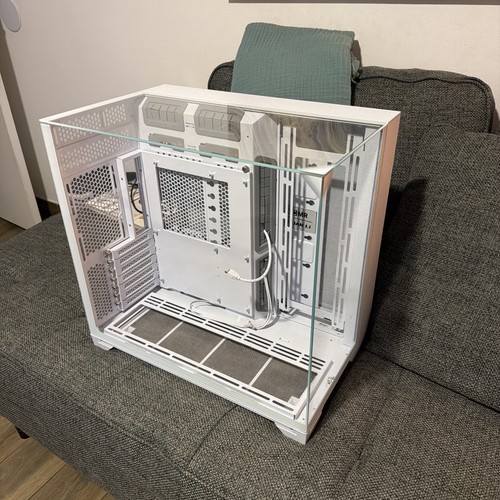 LIAN LI O11 vision compact white color Aluminum / Steel / Tempered Glass ATX Mid