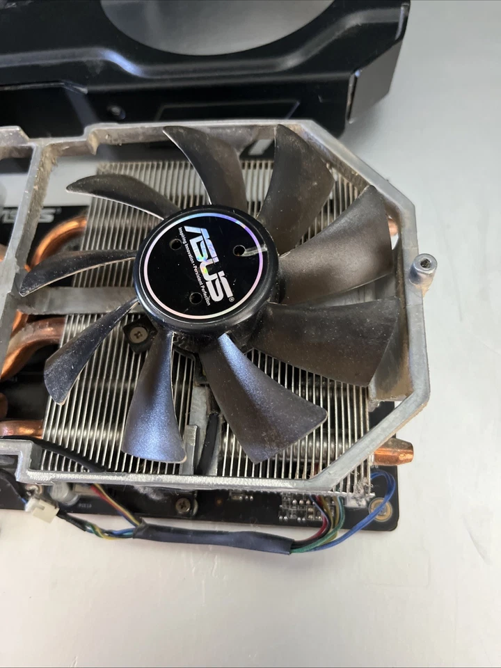 DirectCUii Asus GTX580 Graphics Card - Image 4 of 4