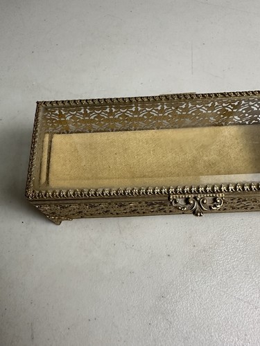 Vintage filigrane Schmuckschatulle mit Goldfuß aufklappbar abgeschrägtes Glas Hollywood Regency - Bild 4 von 10