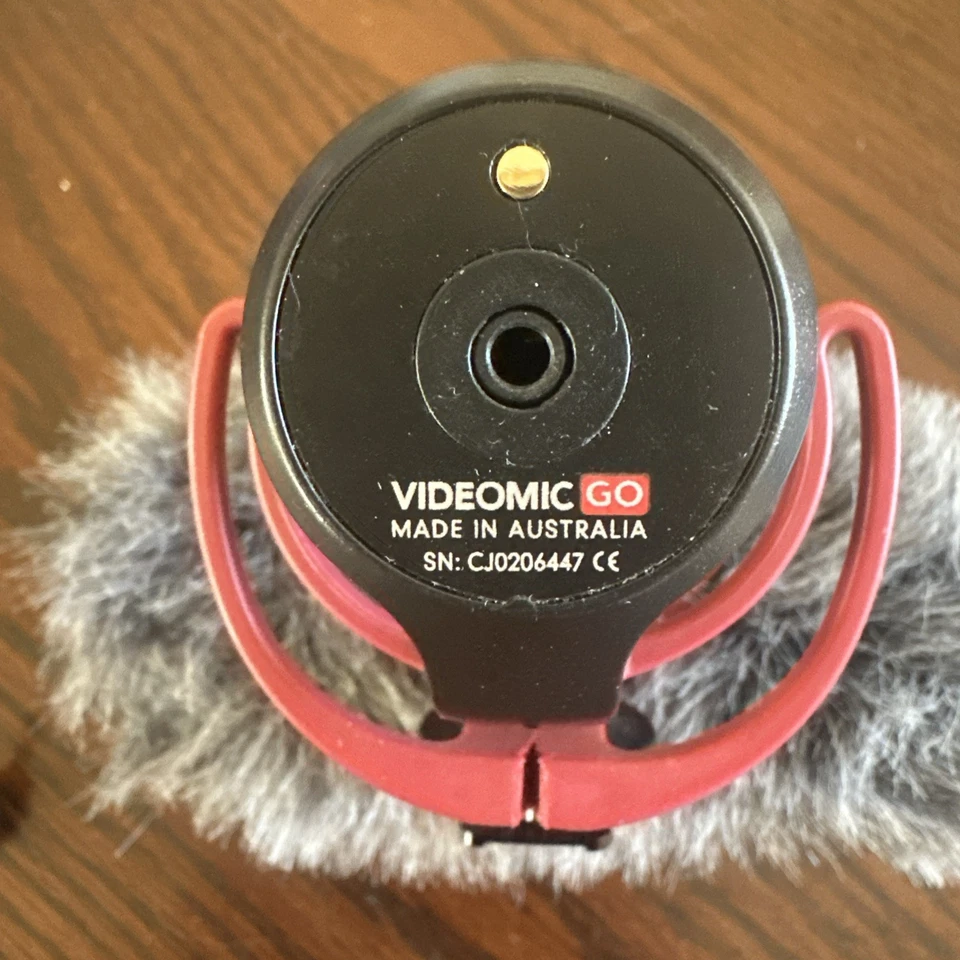 Rode VideoMic GO Ligero con Micrófono en Cámara DeadCat Parabrisas Foto 2 de 4