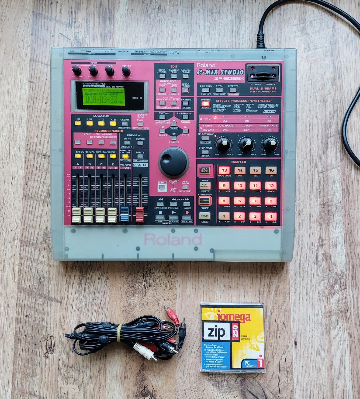 Roland SP808EX eMIX Studio Phrase Sampling Workstation. Groove