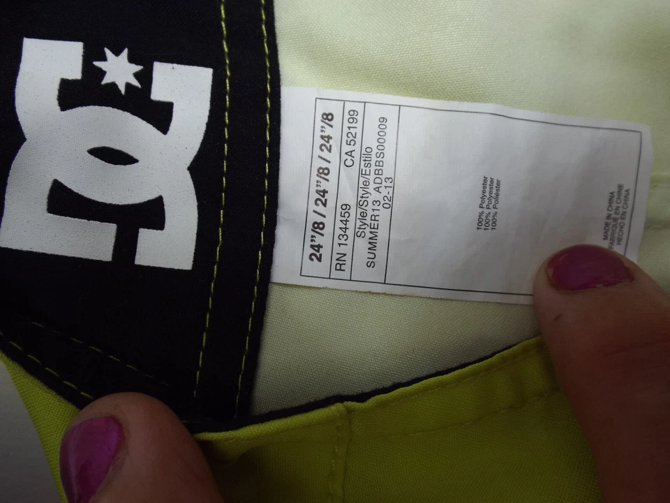 Nuevos Pantalones Cortos para Niños Niñas 24 DC Zapatos Largos Calientes Lima Surf Tabla de Natación Precio de venta sugerido por el fabricante $35 Foto 3 de 3