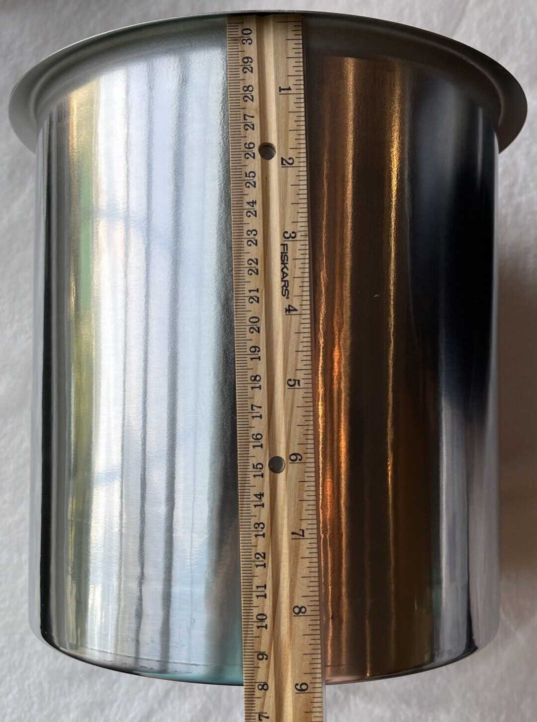 Avantco S30 11 Qt. Black Deluxe Soup Kettle Warmer - 120V, 400W Magnetic Labels