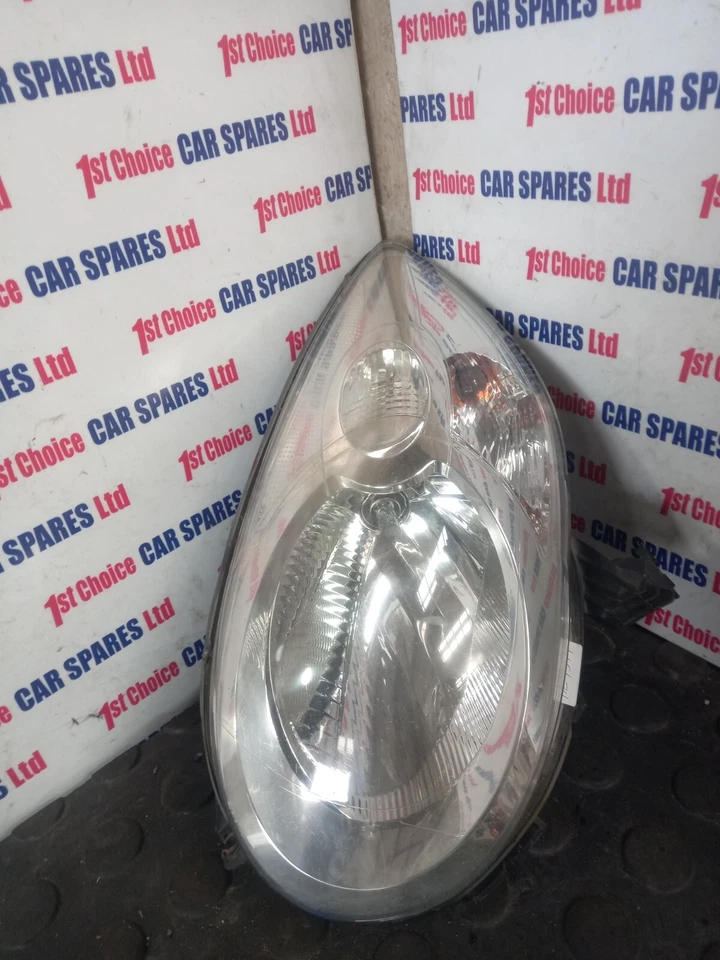 Renault Traffic Vauxhall Vivaro 2012 PASAGER SIDE faro faro Foto 3 de 4