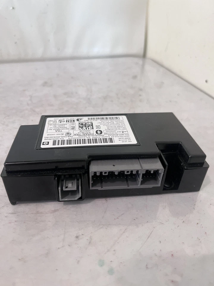 2015 JEEP WRANGLER  Communication Telematics Module Opt Rsp  P05091960AB Foto 4 de 4