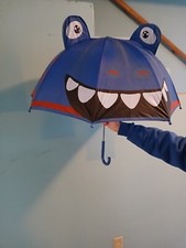 Kids Umbrella Western Chief wear a big smile
