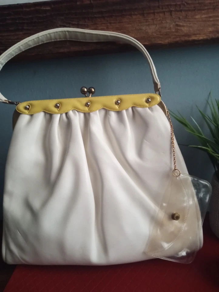 A Beautiful Vintage White And Yellow Soft Leather From 1950 Pocketbook - Image 4 of 4