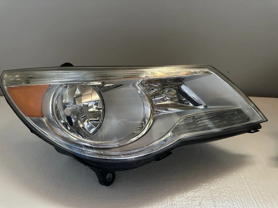 ¡Juego completo de 2 faros originales Volkswagen Routan 2012! Foto 2 de 4