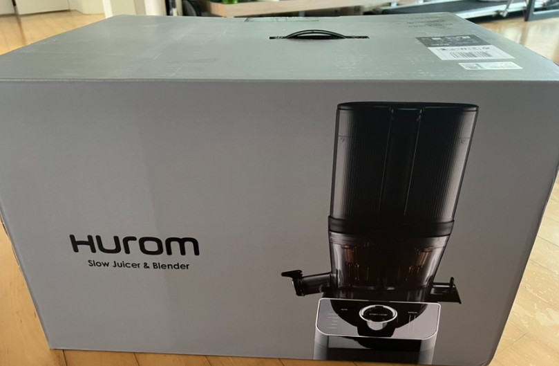 Hurom M100 2in1 Multi Juicer & High-Speed Blender Dual Electronics 220V / NEW