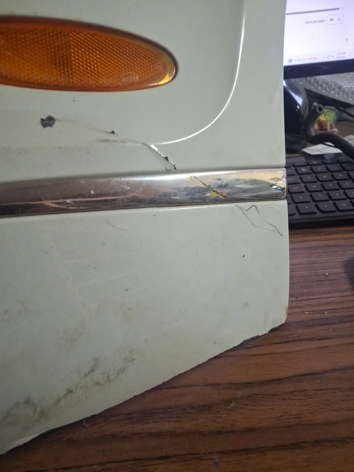 06 - 12 BENTLEY FLYING SPUR 左前置发动机角片标记灯 — 第 3/4 张图片