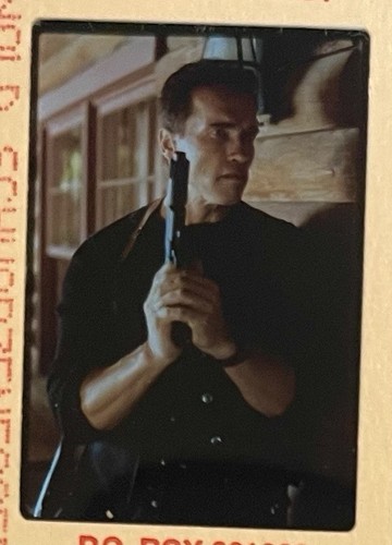 The ERASER 1996 Arnold Schwarzenegger 6 Original 35mm Movie Slides stamped Rare - Picture 2 of 7