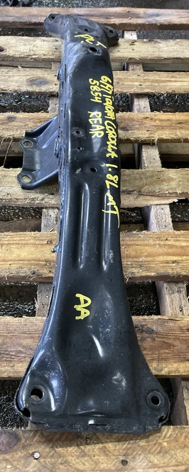 Suspensión trasera Corolla Prizm 1993-2002 travesaño subchasis base Foto 2 de 4