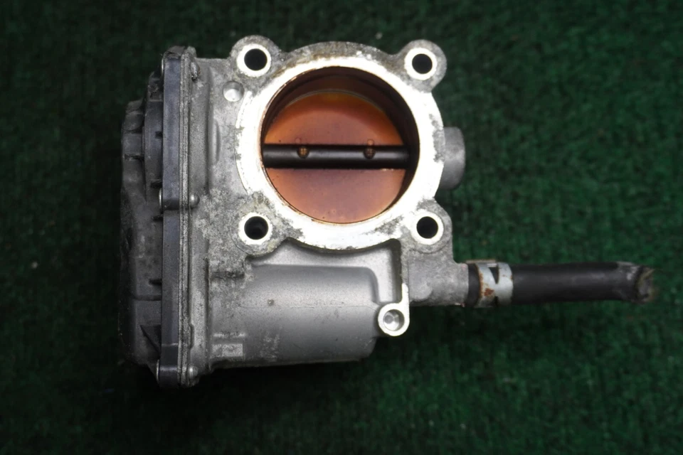 Корпус дроссельной заслонки 2010 TOYOTA PRIUS 1,8 л от оригинального производителя 2203037060 - Изображение 2 из 4