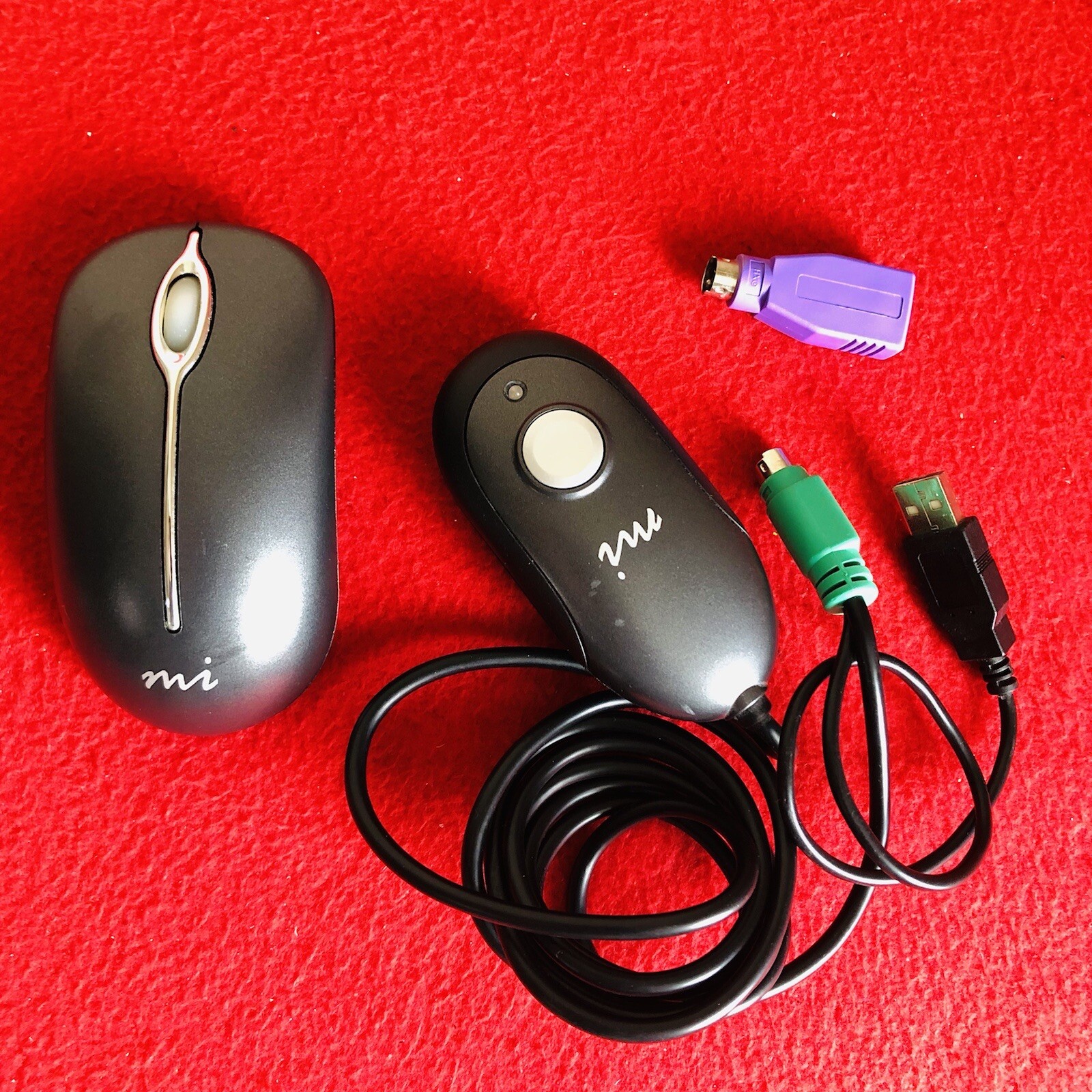 Micro Innovations Wireless Mouse KB985W with USB RECEIVER For Mouse and Keyboard
