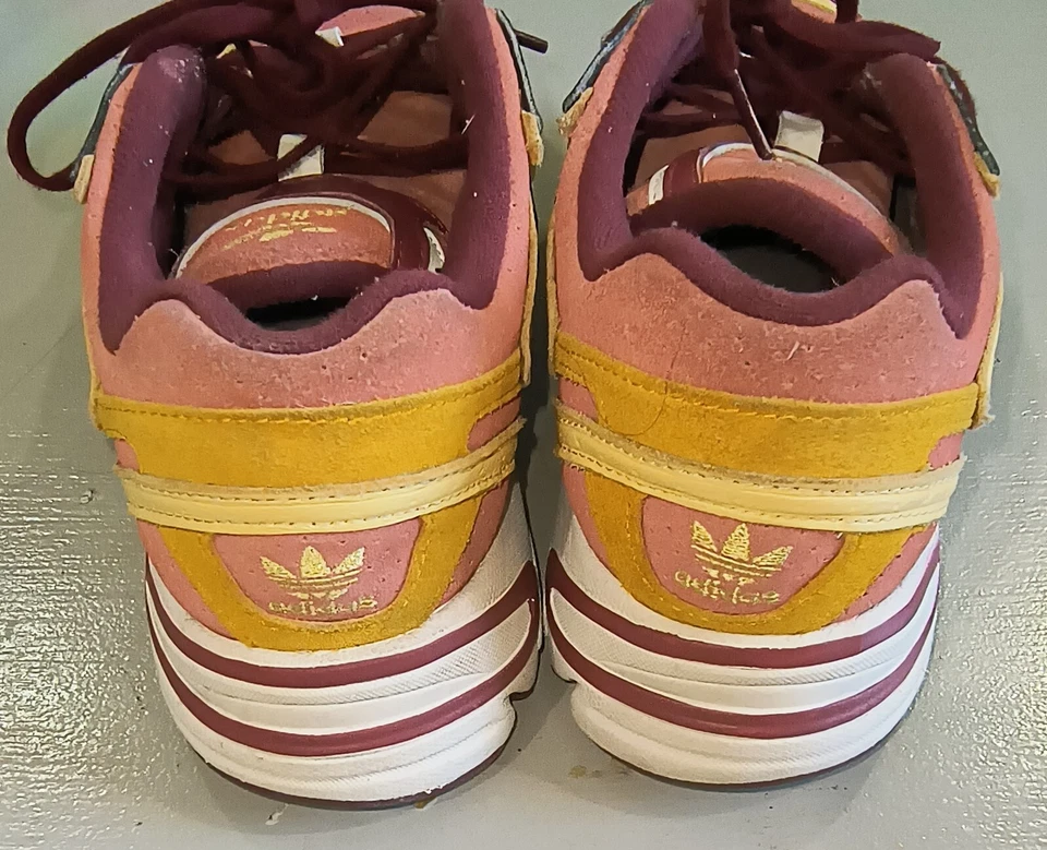 Adidas Mujer Astir Entrenadores/Borgoña Naranja Zapatos Atléticos Tenis Talla 6.5 Foto 3 de 4