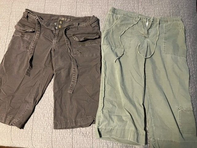 Lot of 2 Women's Mid Rise Pants Size 8 Old Navy & Vintage Studio