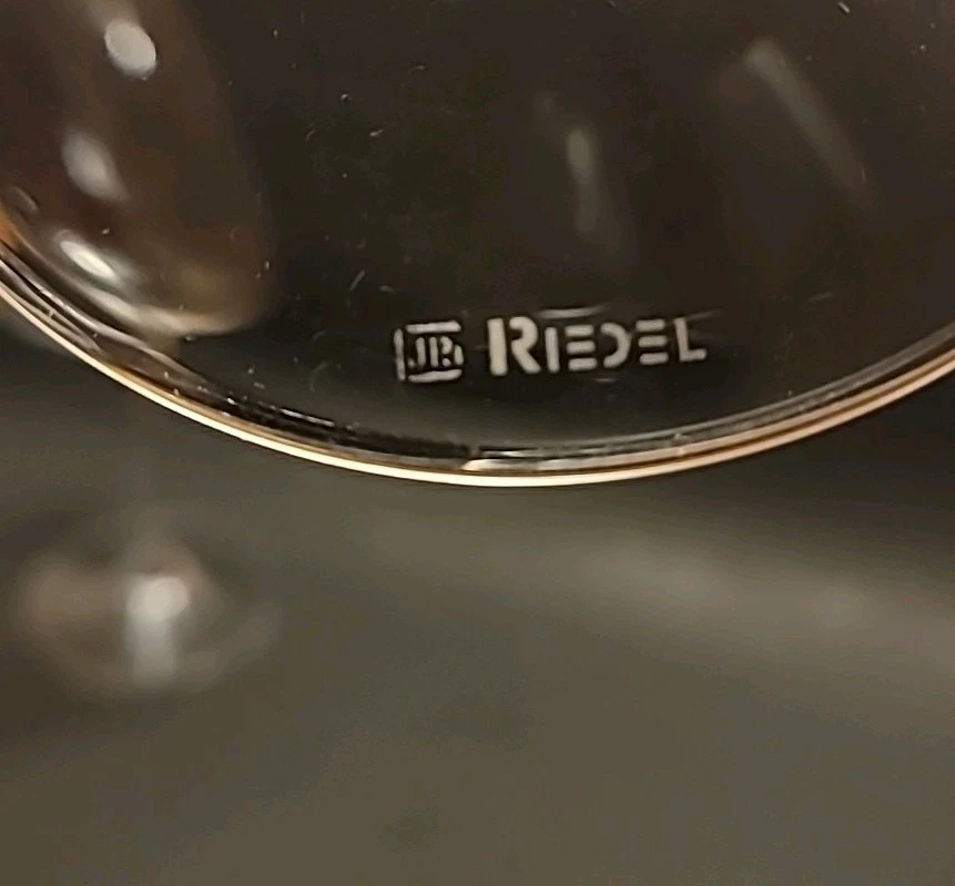 Conjunto de quatro taças de vinho Riedel 9 3/4 polegadas. Capacidade de 27 oz. Vintage 2001,2002. - Imagem 4 de 4