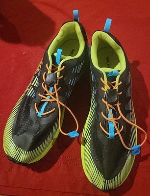 The Merrell Agility Peak GS Black / Citron is a versatile trail running shoe.