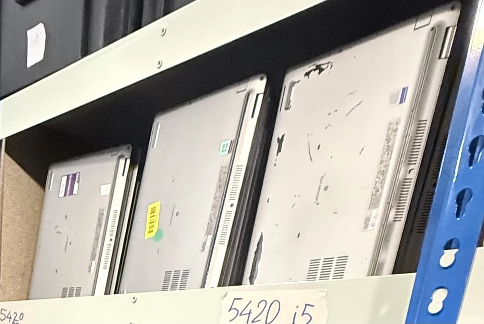 Dell Latitude 5420 Laptop, 14" Core i5 11th Gen| 8GB RAM | 256GB SSD | B Grade - Image 2 of 2