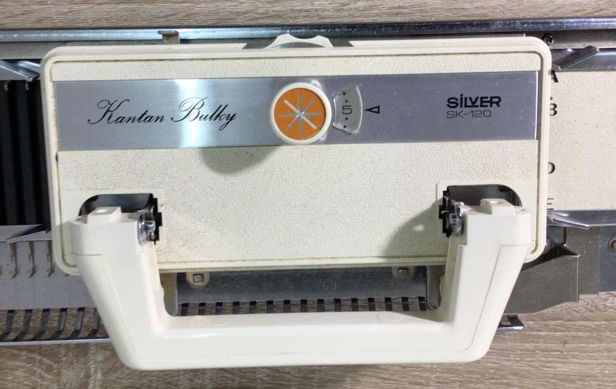 SILVER Reed SK-120 Knitting Machine Rare Vintage Knitter w/ Manual 