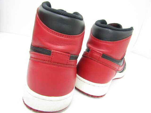 NIKE Air Jordan 1 Retro High OG Bred 2013 Sneakers Size 10 NIKE Air Jordan 1 Retro High OG Bred 2013 Sneakers Size 10