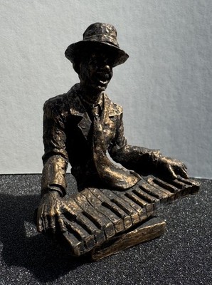 The All That Jazz By Willitts Designs Inspired Bust Sculpture ''The Pianist'' 4.5 