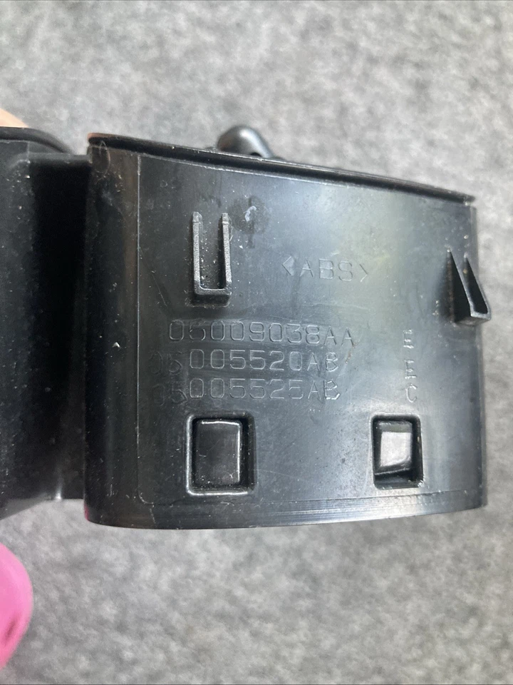 Dodge Grand Caravan 2005/dash vent air vent grill/05009038AA/ - Image 4 of 4