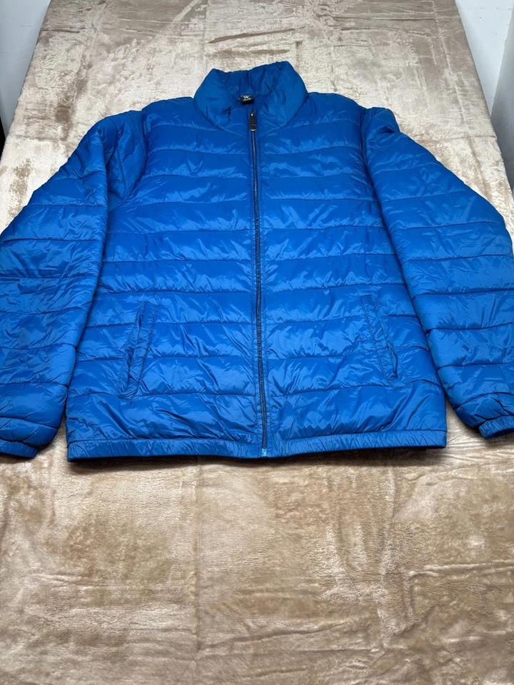 True Religion Bundle Mens Puff Coat & Shorts Womens Jeans Various Sizes Lot of 7 - Image 2 of 4