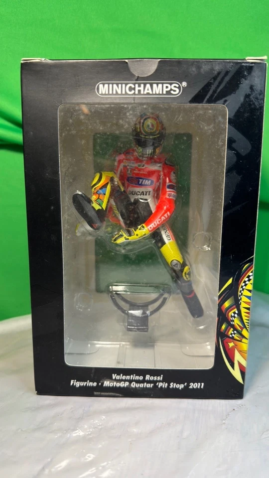 valentino rossi minichamps  Quatar 2011  Figurina Riding 1:12 - Immagine 4 di 4