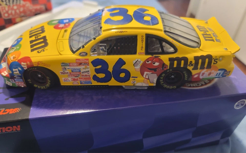 #36 Ken Schrader 1/24 - 2001 M&M's - NASCAR Action Diecast Car  - Image 2 of 4