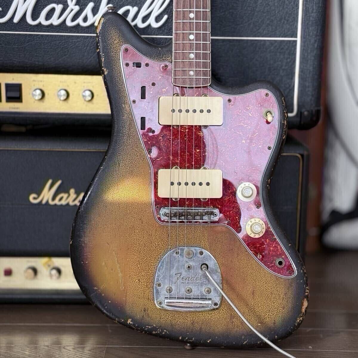 Image of Electric Guitar Fender 1965 Jazzmaster Sunburst Vintage with Hard Case