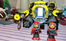 LEGO CITY: Deep Sea Submarine (60092) and 60090 Deep Sea Scooters