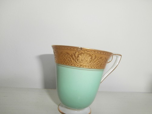 ANTIQUE ROYAL WORCESTER PAIR OF GREEN GOLD GILT DEMITASSE COFFEE CUPS & SAUCERS - Picture 9 of 12