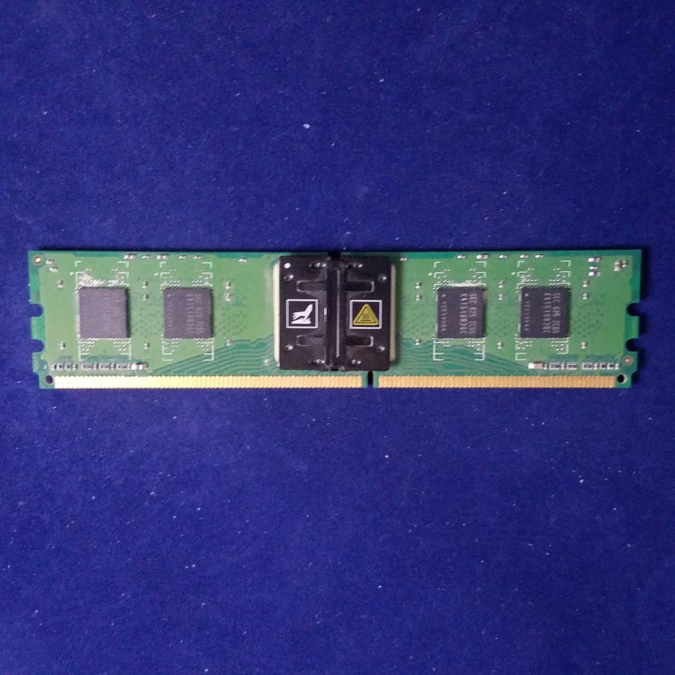 Samsung PC2-4200 / DDR2-533 / 512MB (512MB x 1) RAM CL4 ECC - M395T6553CZD-CD500 - Image 2 of 3
