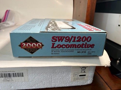 HO Proto 2000 SW9/1200 Locomotive No. 8732 ALC #711 - Picture 7 of 8