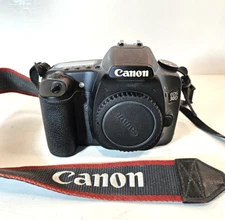 Canon EOS 30D DSLR Camera Body {8.2MP} With Battery & Charger 32GB CF Card Strap
