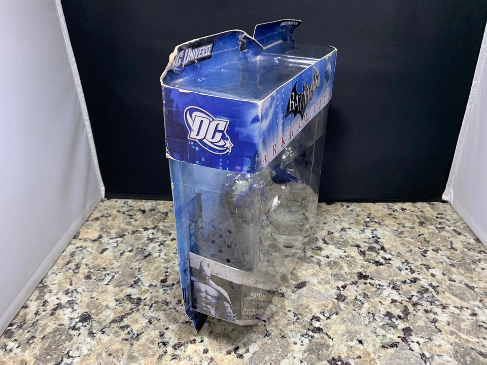 Arkham City Legacy Edition Batman and Catwoman Set - Image 2 of 4