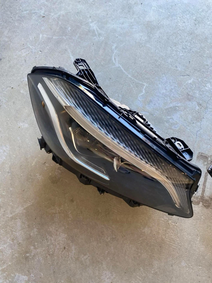 2016-2018 Mercedes Benz A Class W176 Genuine Headlight LED Right A180 A250 A45 - image 2 of 3