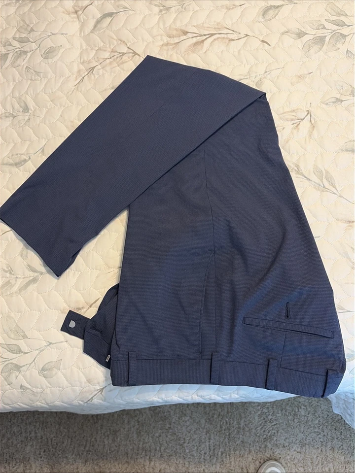 Men’s Navy Louis Raphael Slim Fit Dress Pants  32 X 32 ￼ - Image 4 of 4