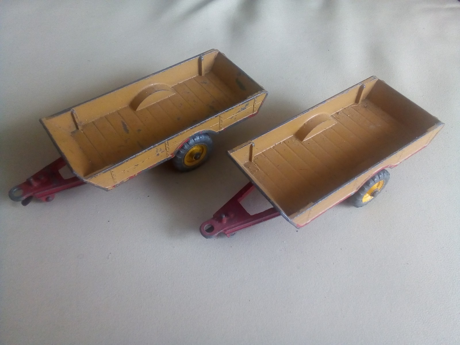 Dinky toys GB - 3 vehicules - Healey sport boat (neuf en boite usagée