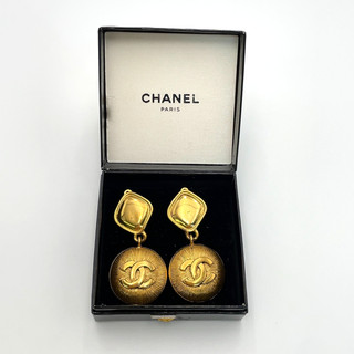 Auth Chanel Sunburst Coco Swing GP Earrings logo engraved W/Box BA090064