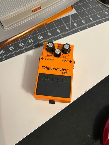 Boss DS-1 Electric Guitar Distortion Effect Pedal