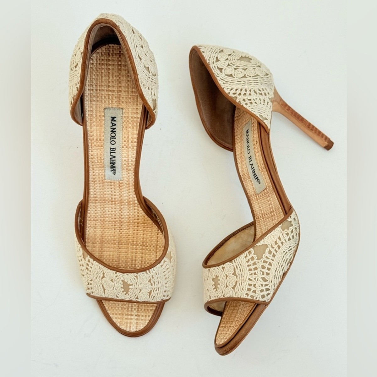 Manolo Blahnik Vintage Cream Crochet floral leather trim D'orsay
