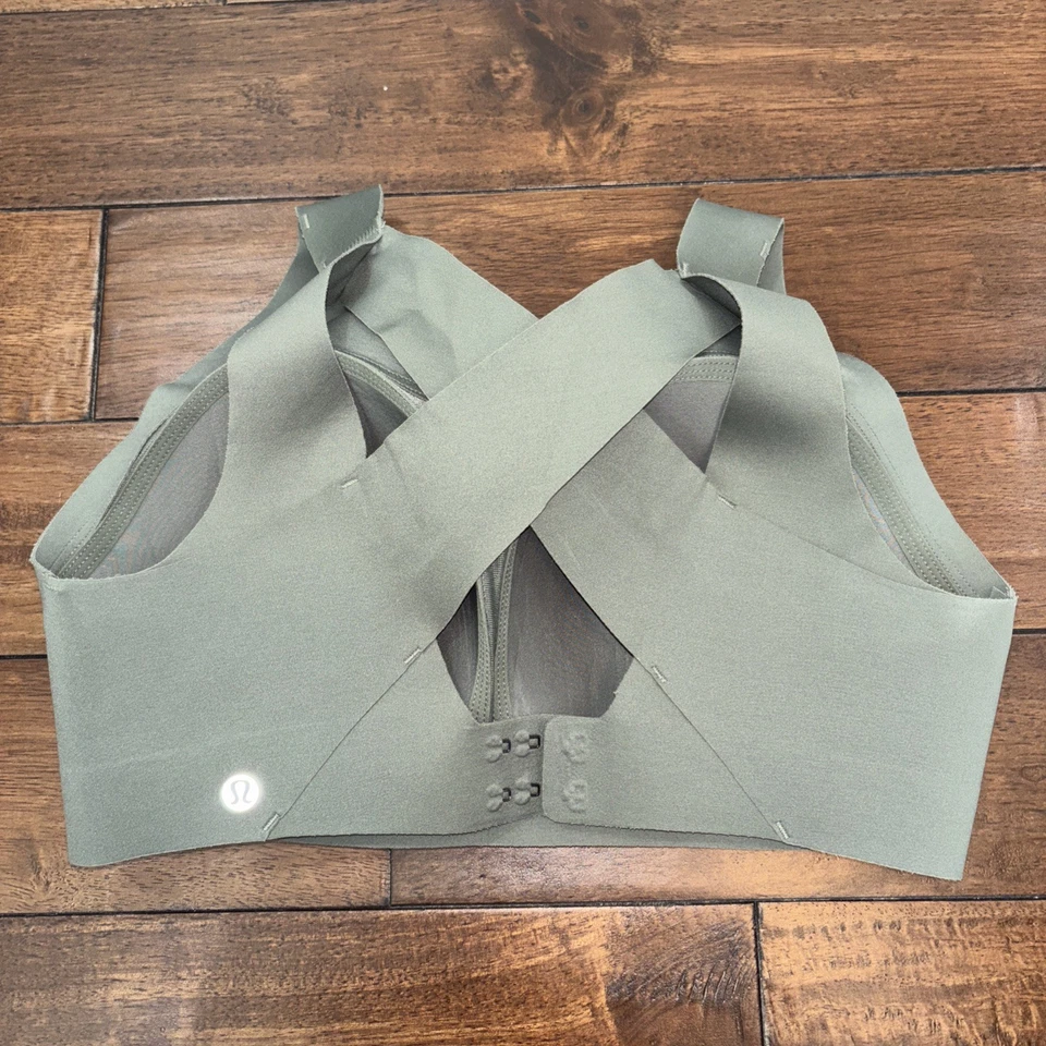 Women’s Lululemon Athletica Moss Green Enlite Weave Sports Bra Size 34DD EUC - Image 2 of 3