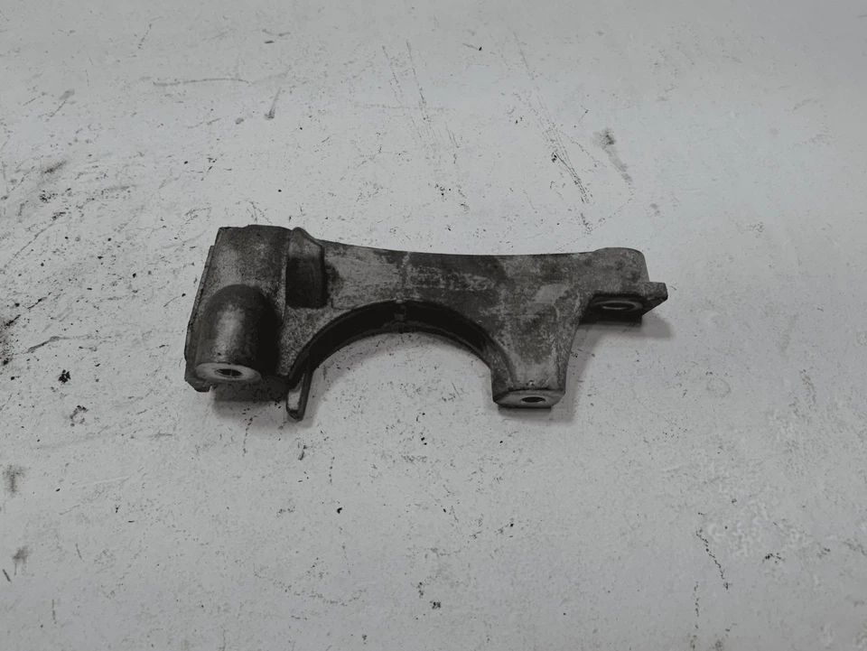 Soporte espaciador montaje lateral derecho pasajero motor Toyota RAV4 2018-2025 2,5 L FABRICANTE DE EQUIPOS ORIGINALES Foto 3 de 4