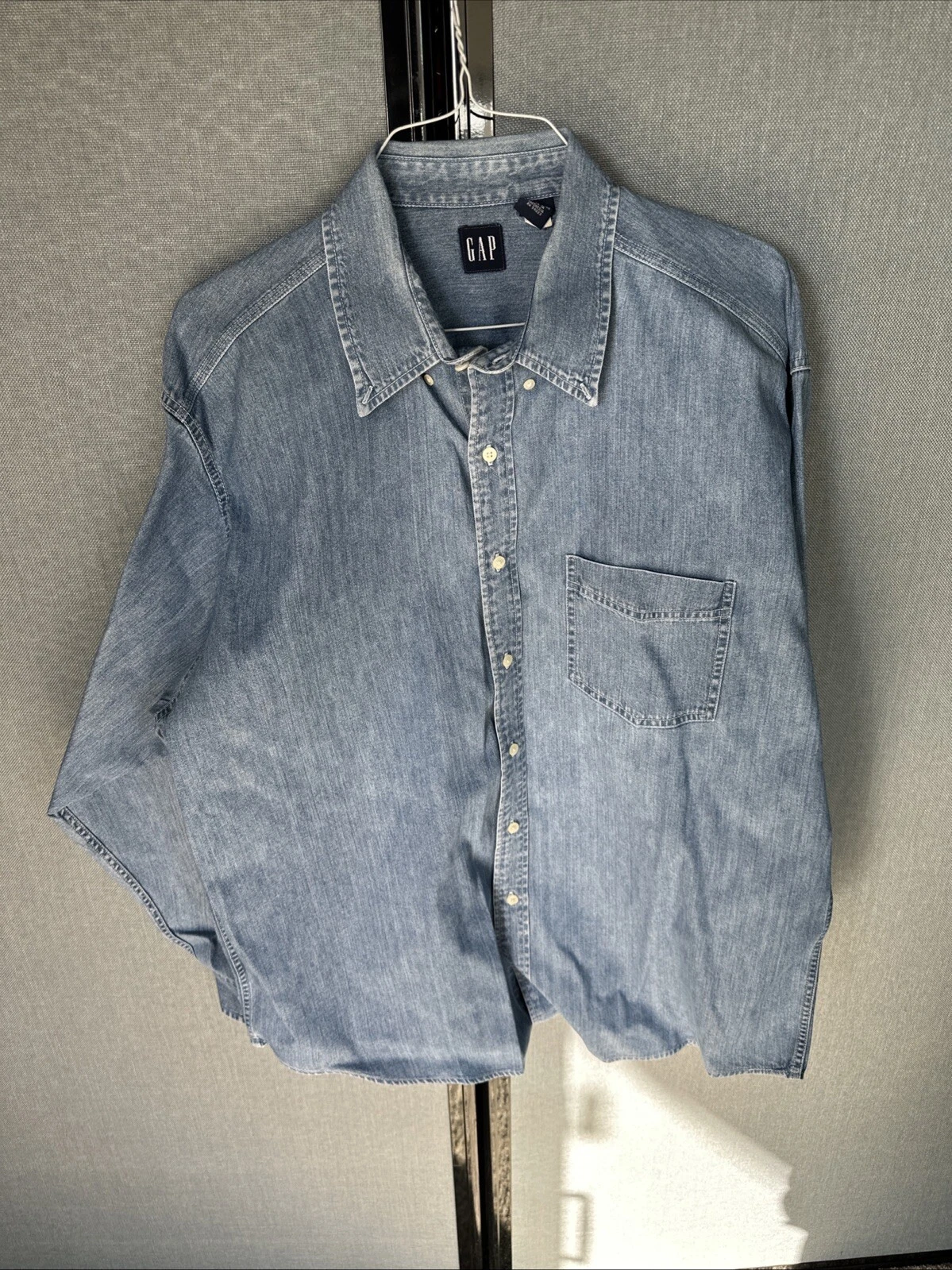 Vintage Gap Denim Shirt 90s Long Sleeve Button-Front Light Indigo Blue Mens XL