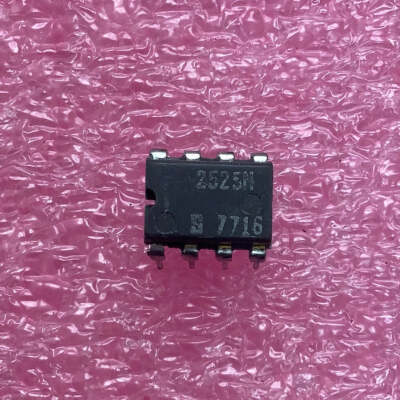 2525N - SIGNETICS - 1024-bit dynamic recirculating shift register IC 8 pin plast