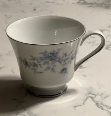 Gorgeous  Crown Empire  Duchess  Fine China - 1 Teacup. Made in Japan. Elegant