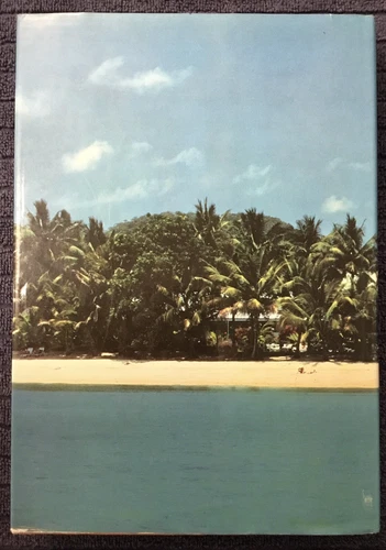 A Different Drummer Alternative Lifestyle Beachcomber E J Banfield M Noonan Qld - Picture 3 of 3