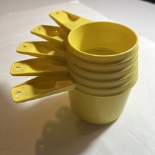 Vintage Tupperware Measuring Cups Nesting Set of 5 Yellow 1/4-1 Cup Harvest Gold